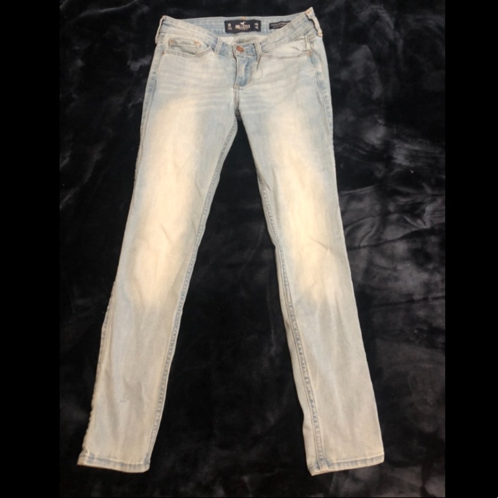 Hollister Low-Rise Crop Super Skinny Jeans